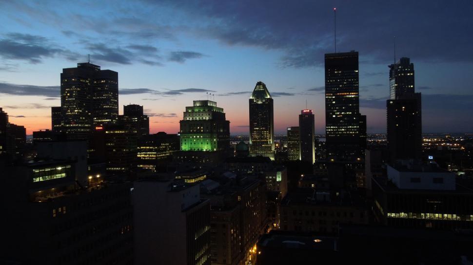 Free Image of Skyscrapers at sunset  