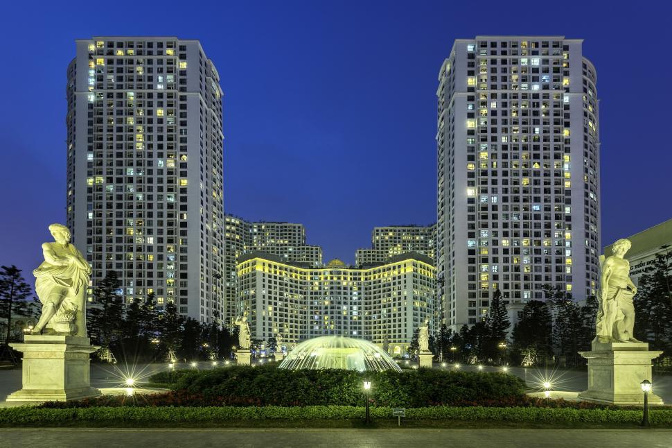 Free Image of Skyscrapers with night lights  