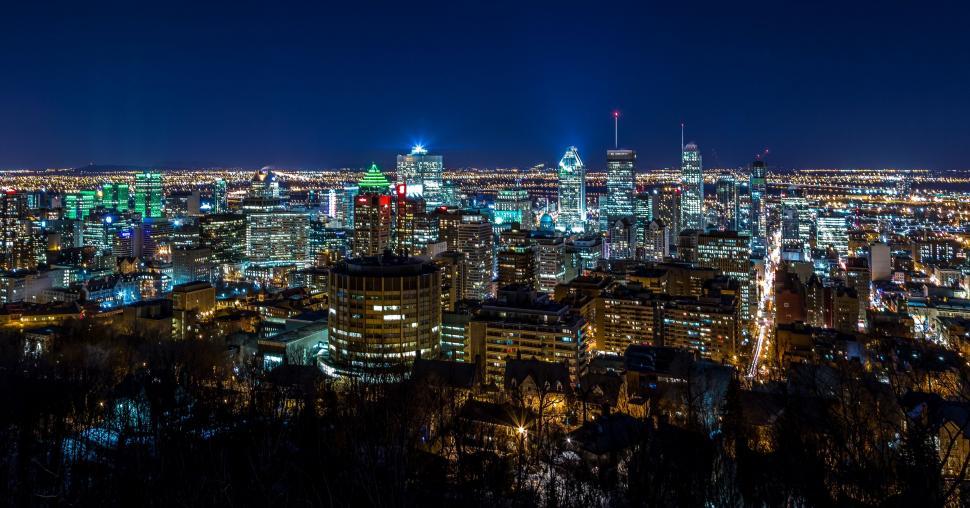 Free Image of Skyscrapers at night  