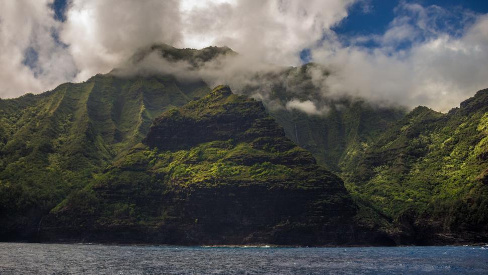 Free Image of Green Mountains in Fog  