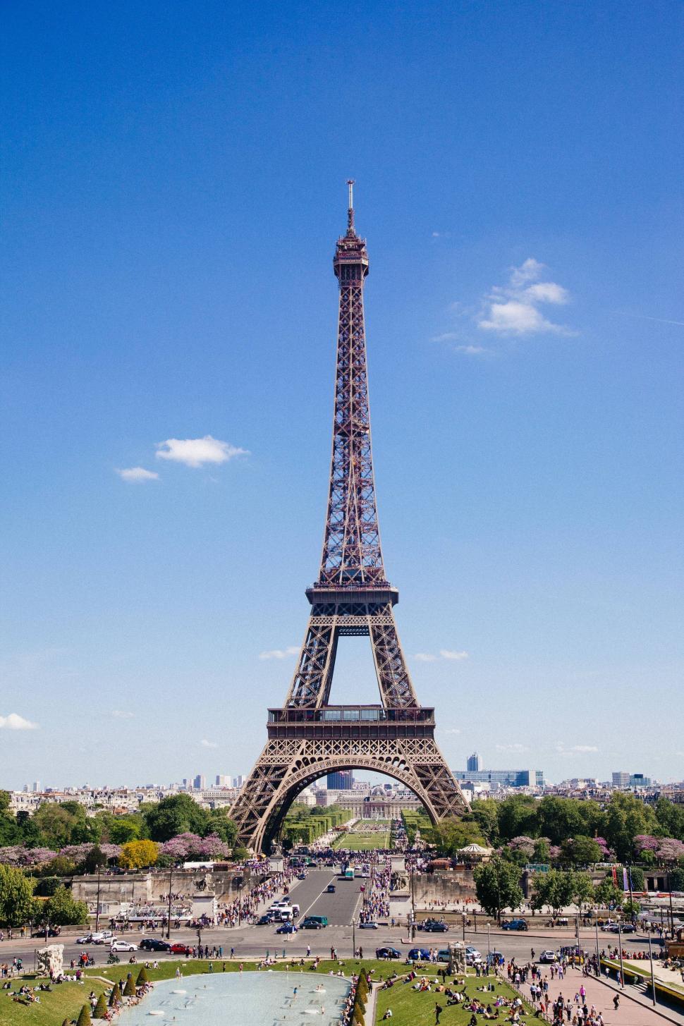 Free Image of Eiffel Tower 