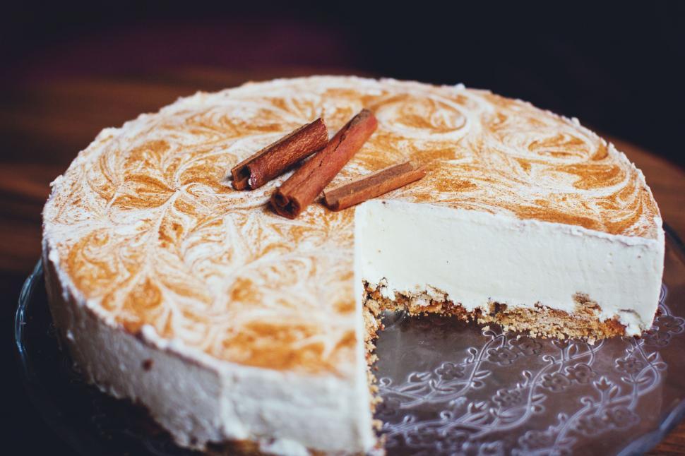 Free Image of Cinnamon Cake  