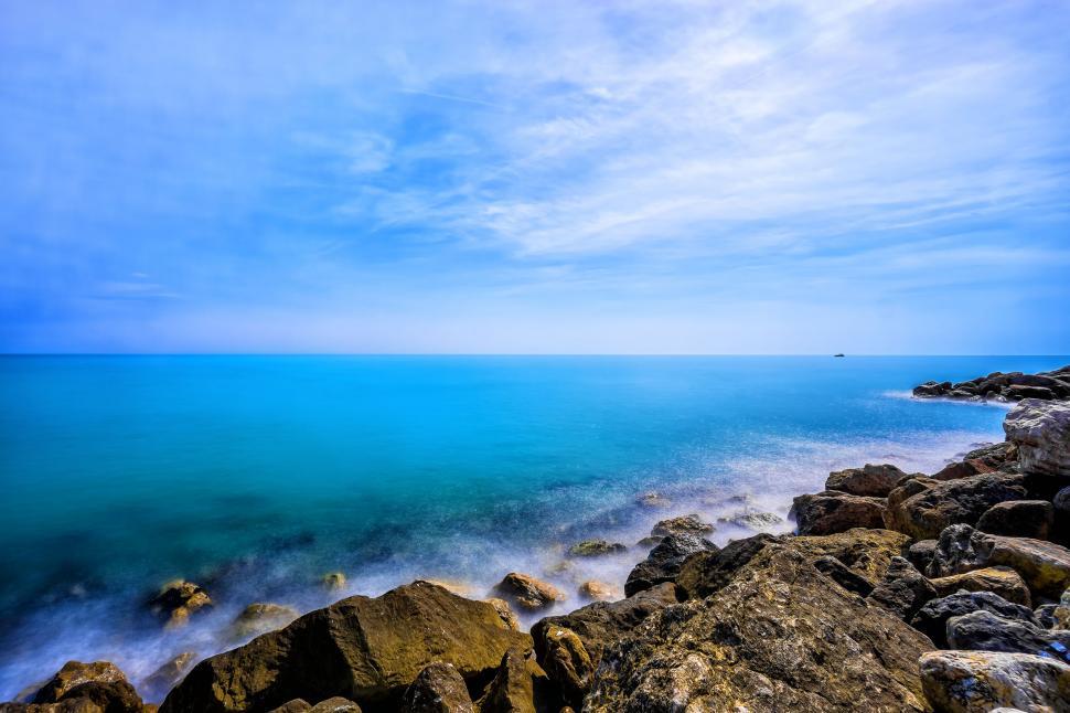 Free Image of Sea and Rocks  
