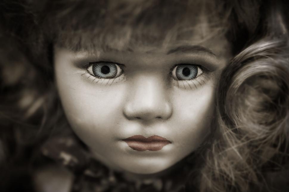 I Finally Solved The Mystery Of My Childhood Friend's Creepy Doll  Collection | Thought Catalog
