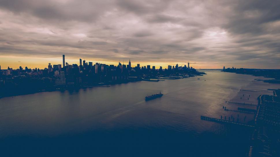 Free Image of River and City at Dusk  
