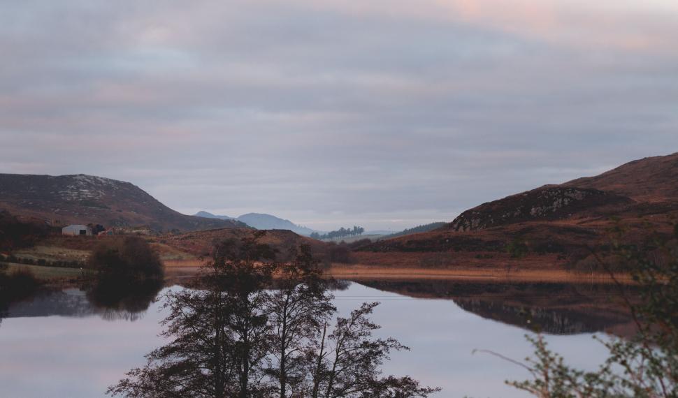 Free Image of Lake and Mountains  