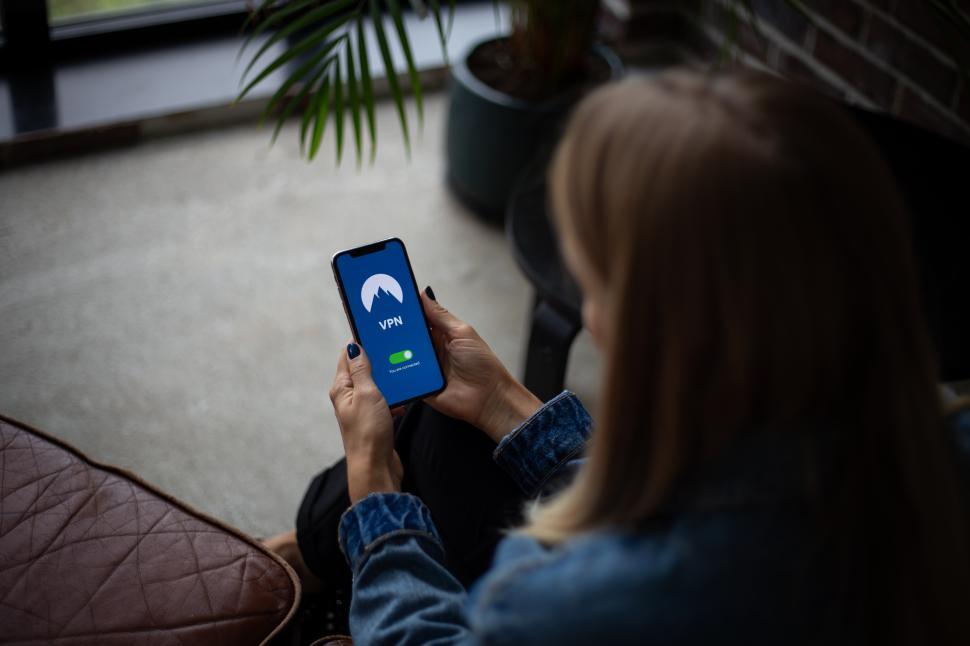 Free Image of Secure your mobile device from the unwanted eyes  