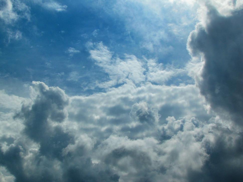 Free Image of Clouds and Sky  