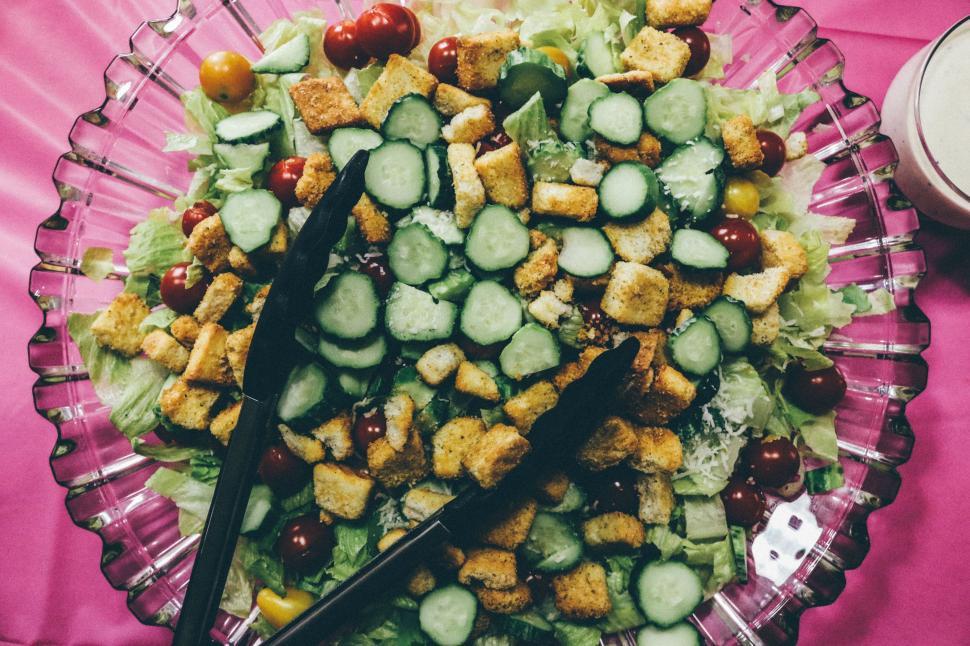 Free Image of Vegetable Salad with Tongs 