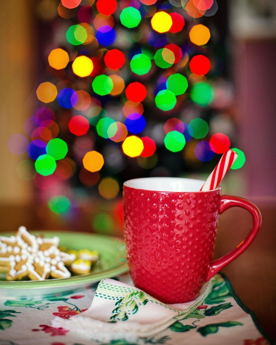Free Image of Coffee Mug and Bokeh Lights 
