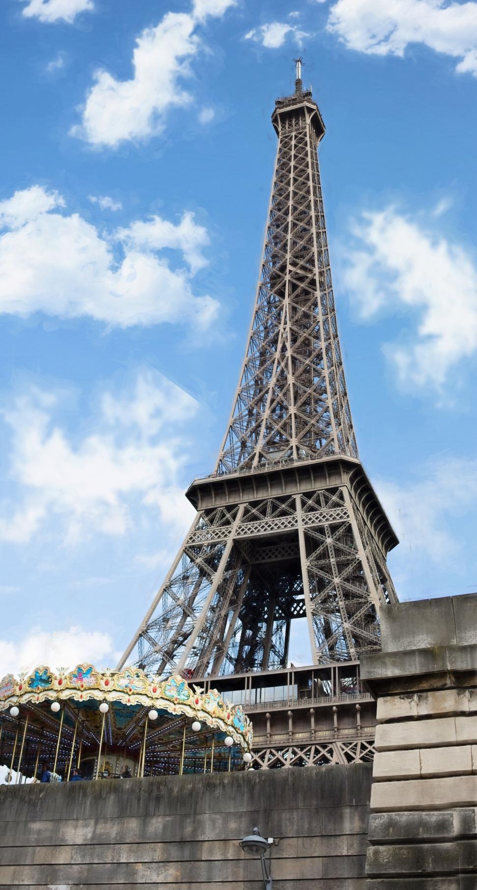 Free Image of Eiffel Tower 