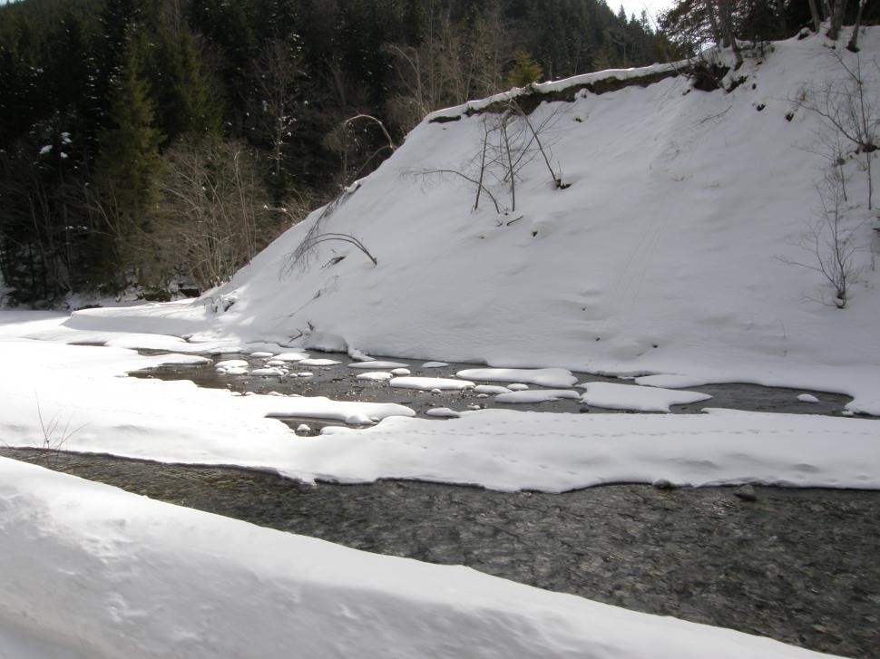 Free Image of Small mountain creek in the middle of the winter 
