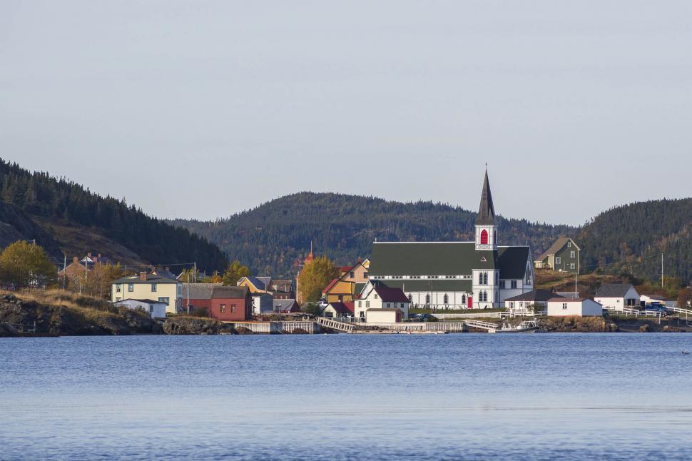 Free Image of Town and ocean 