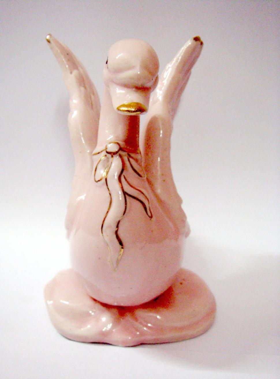 Free Image of Pink Swan 