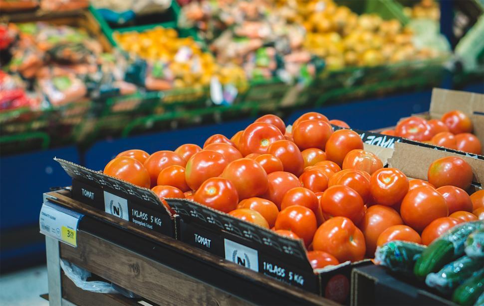 Free Stock Photo of Close up of tomatoes in a grocery store produce section  | Download Free Images and Free Illustrations