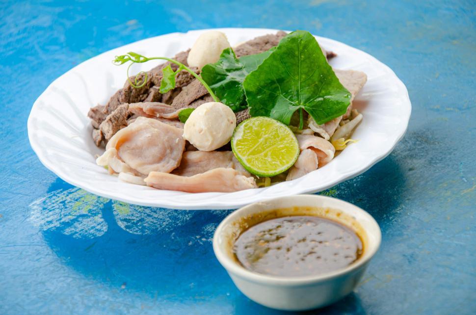 Free Image of Spicy meat set with Sauce 