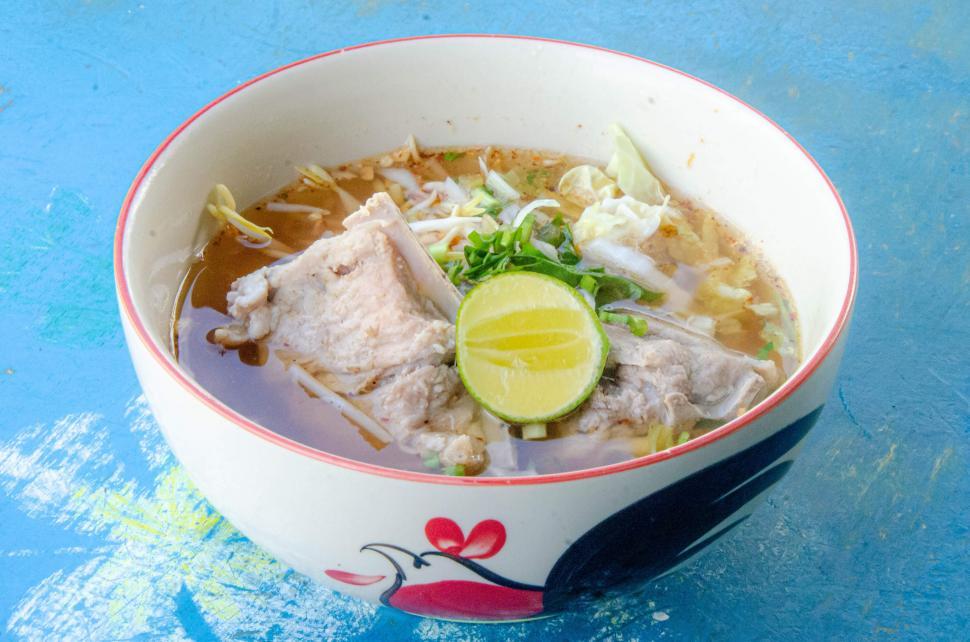 Free Image of Bowl of Noodle Soup  