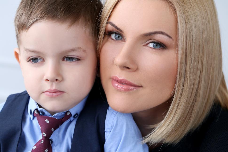Free Image of Mother with adorable kid 