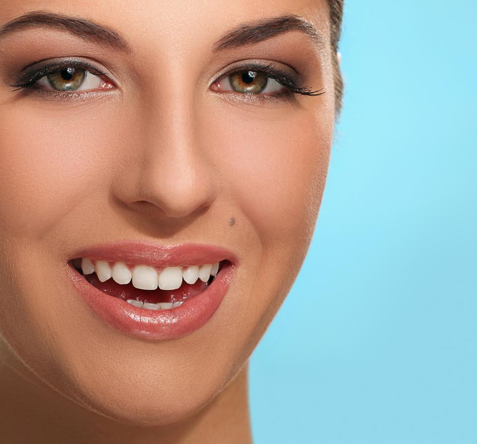 Free Image of Portrait of young smiling woman 