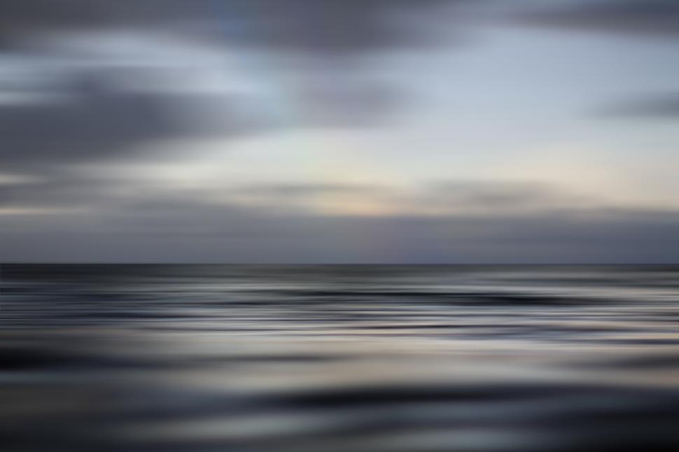 Free Image of Ocean and dark sky 