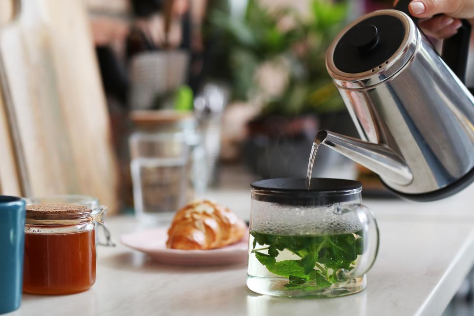 Free Image of Making green tea 