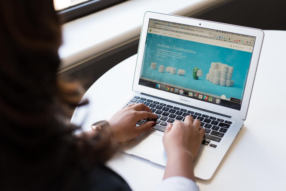 Free Image of Woman hands and laptop 