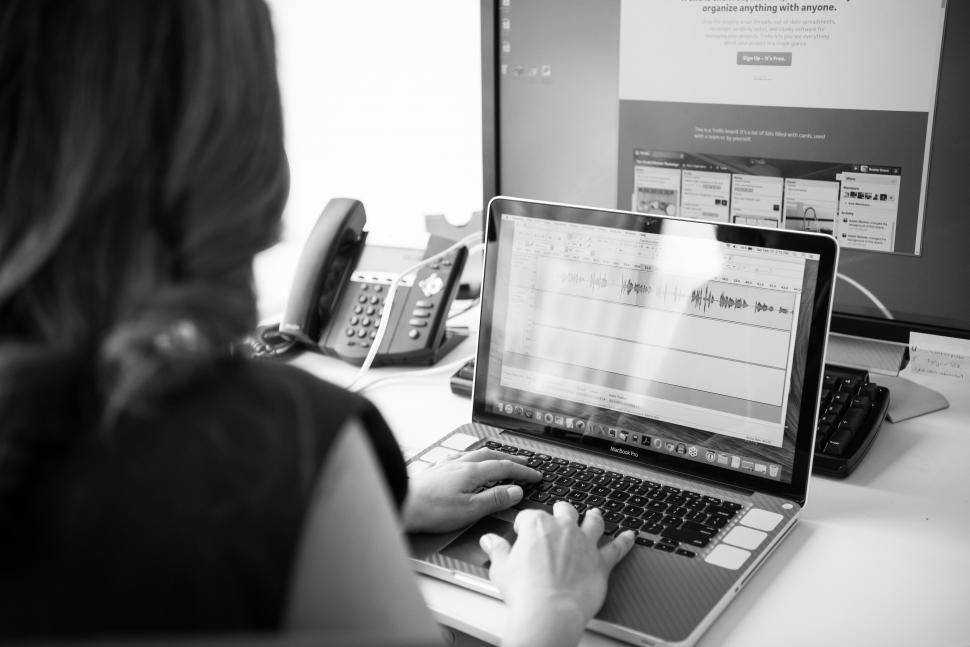 free-stock-photo-of-hands-typing-on-laptop-keyboard-b-w-download