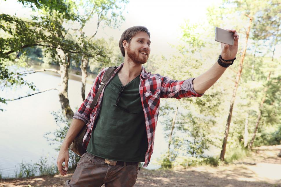 Free Image of Outdoor selfie 