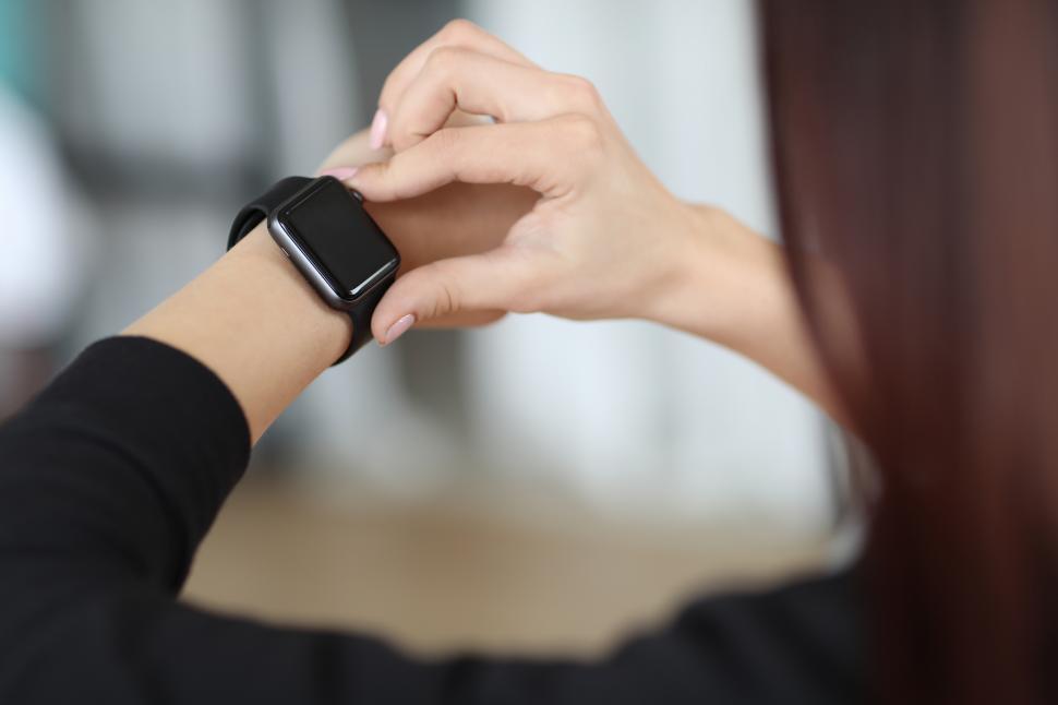 Free Image of Person with smart watch 