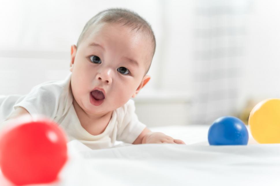 Free Stock Photo of Portrait of a crawling baby on the bed | Download ...