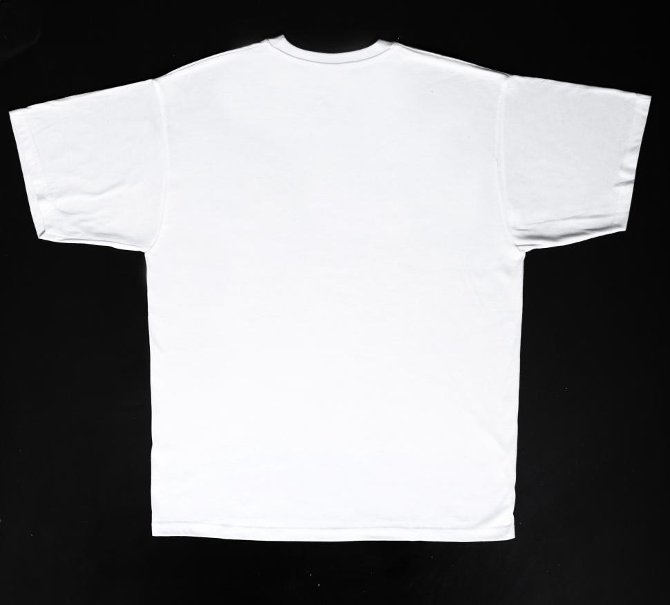 Free Image of White tshirt on the table 