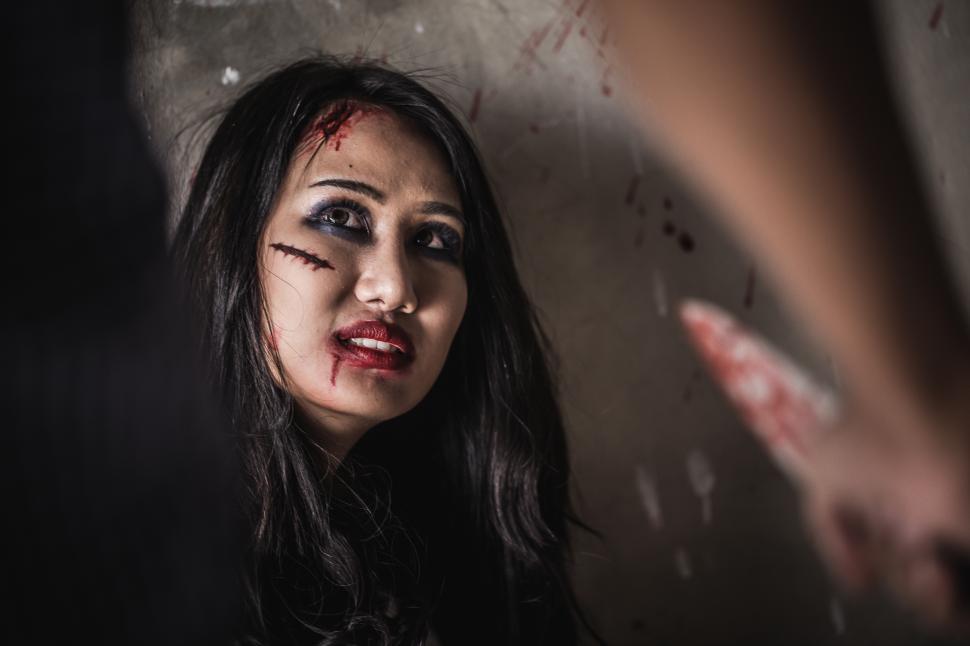 Free Image of Woman in Halloween makeup 
