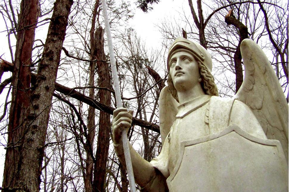 Free Image of Angel Statue Holding Sword 