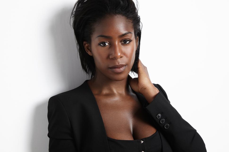 Free Image of natural beauty lifestyle shoot of a black woman 