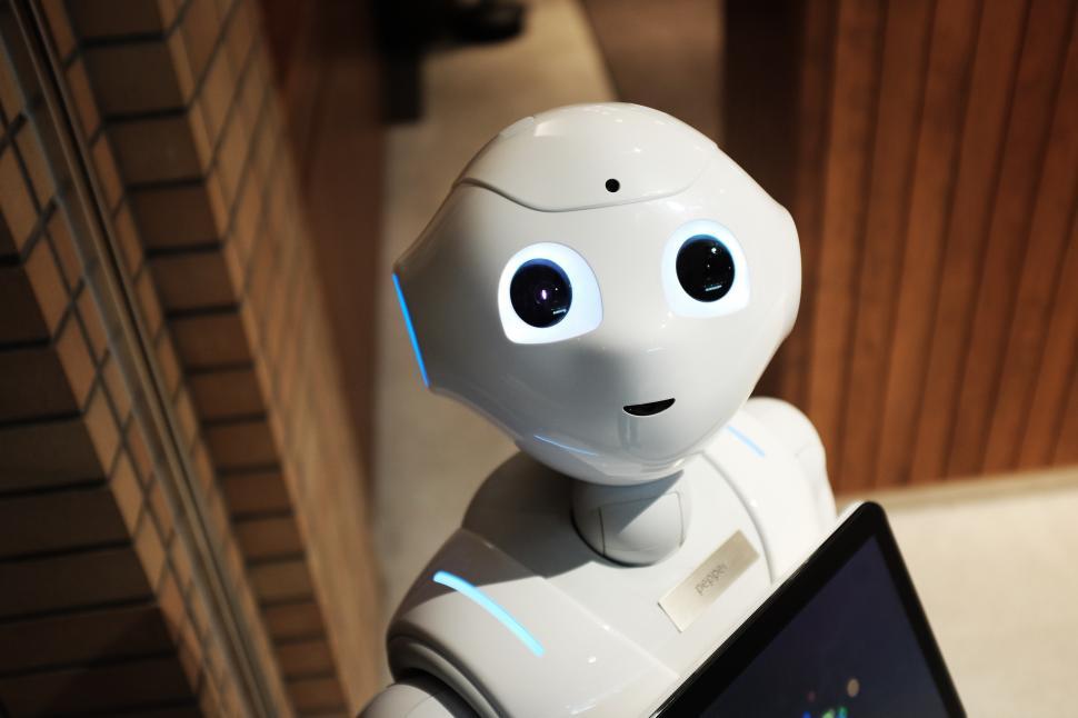 Free Image of A robot with a face and eyes 