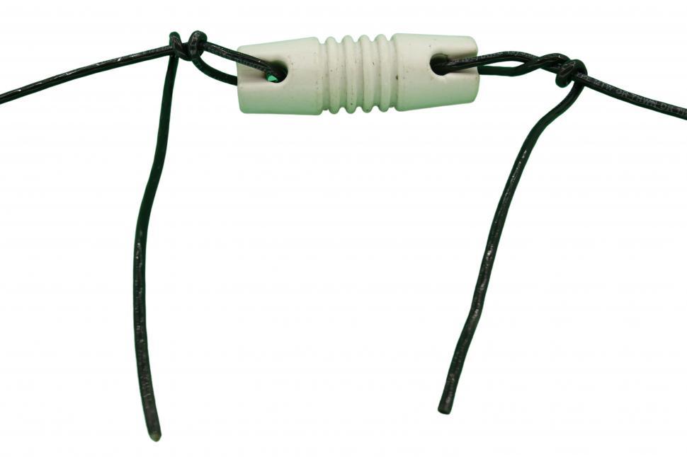 Free Stock Photo of Dipole Antennas Insulators & Center Connections