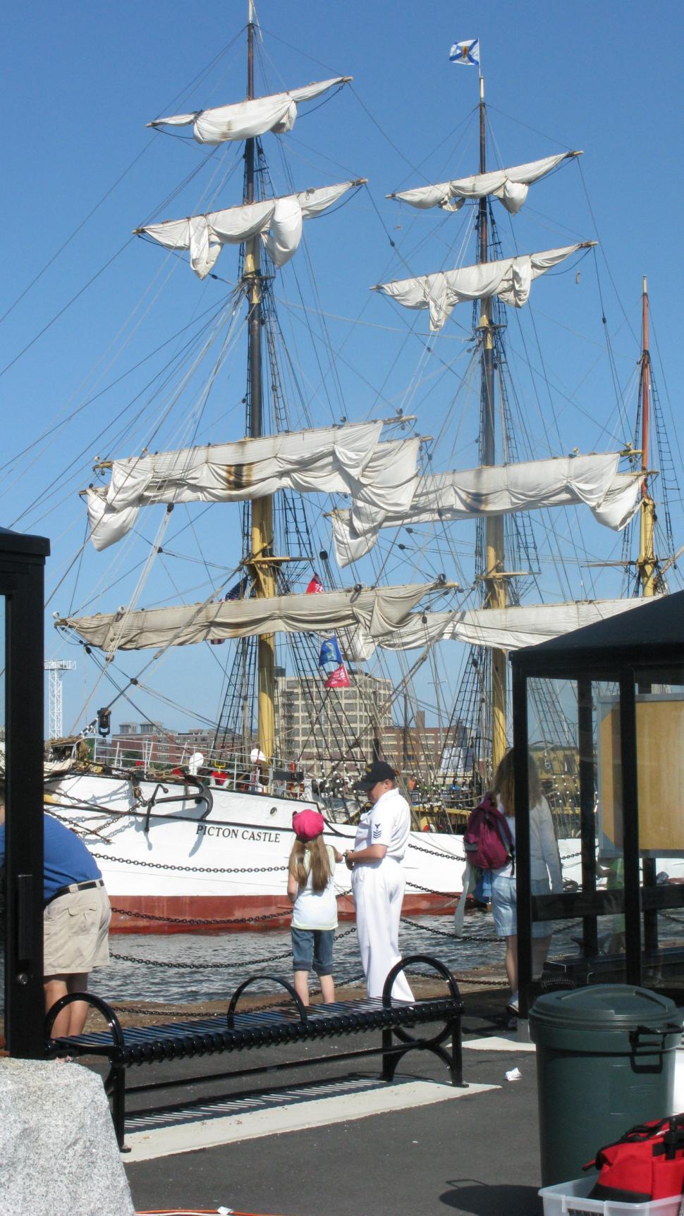 Free Image of Sailing Ship 