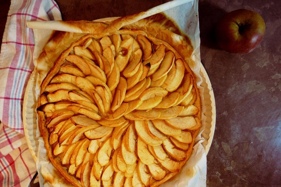 Free Image of A pie with apples on top 