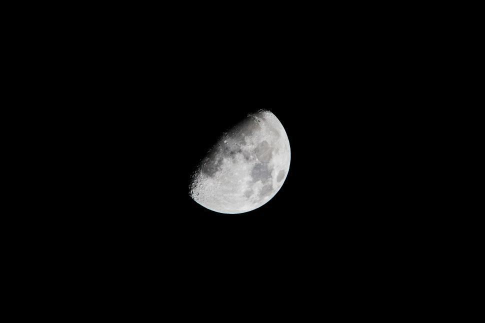 Free Image of A moon in the sky 