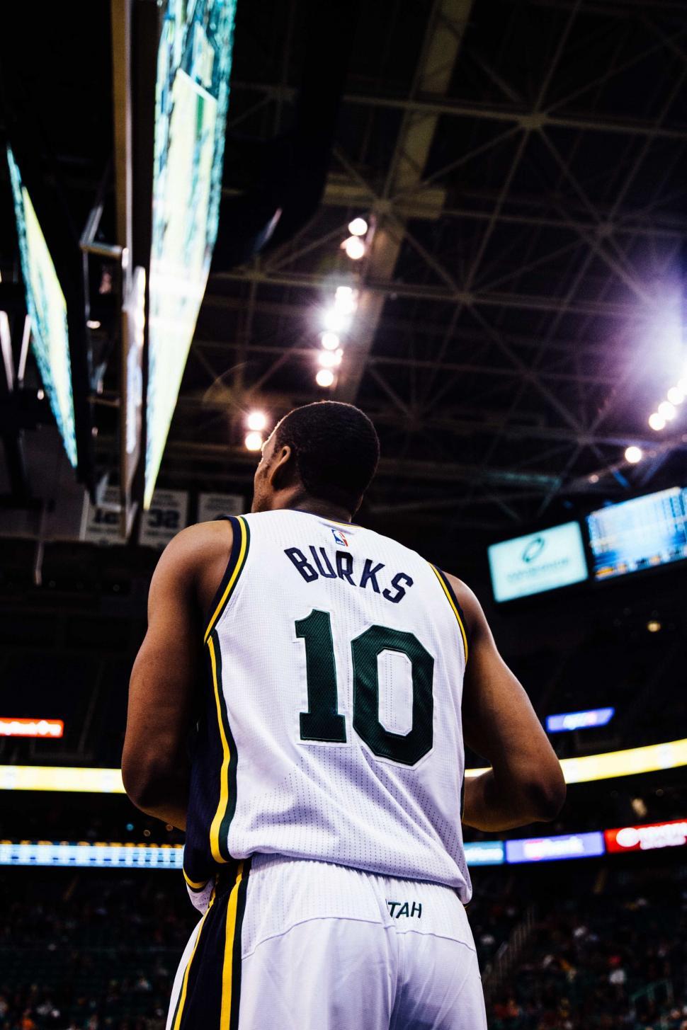Free Image of A basketball player in a sports uniform 