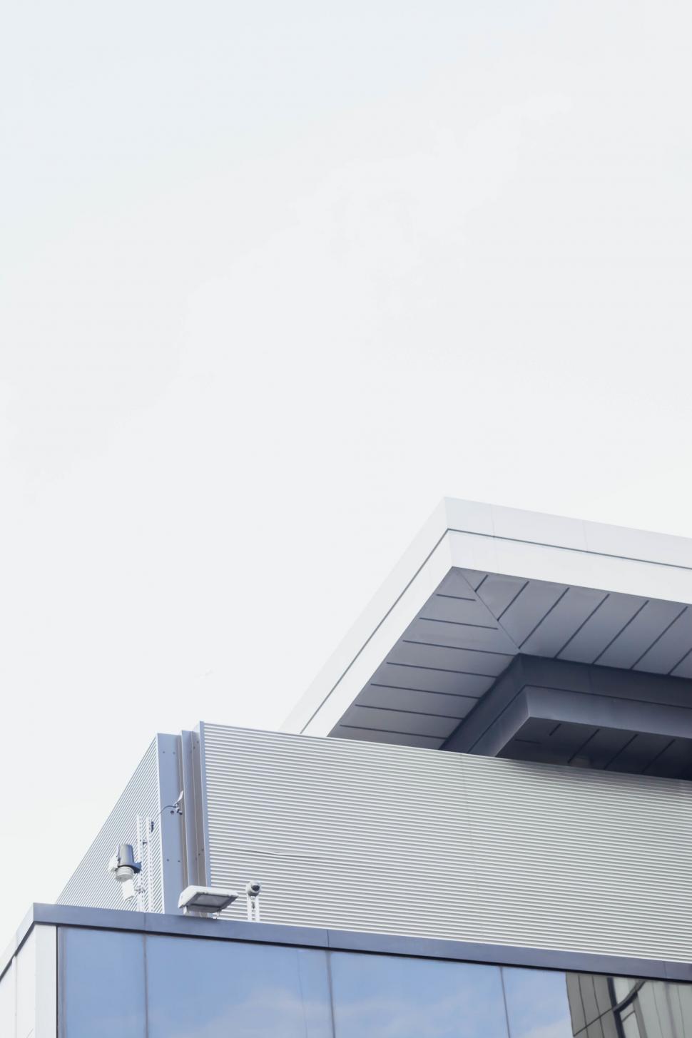 Free Image of A building with a roof 