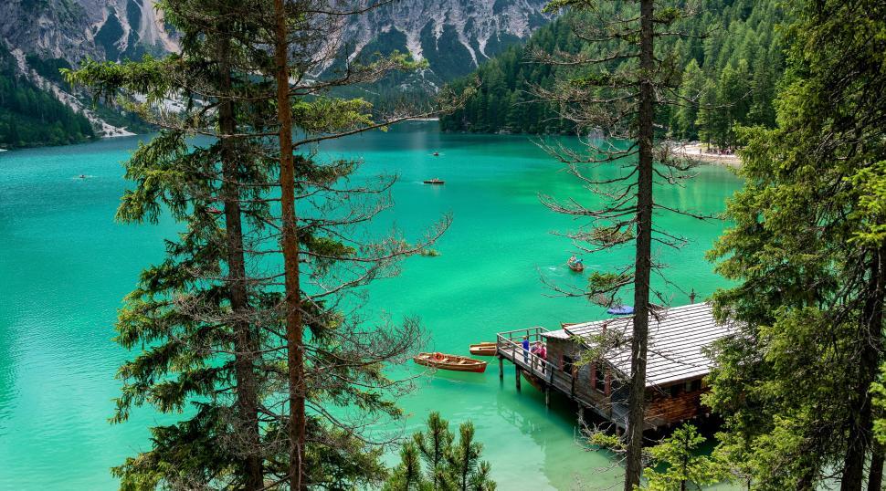 Free Image of A boat dock on a lake 