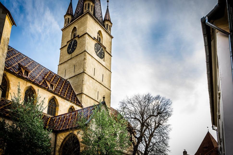 Free Image of A clock tower on a building 