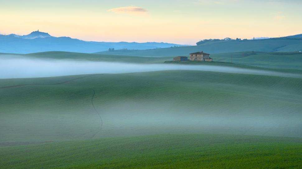 Free Image of A house on top of a hill 