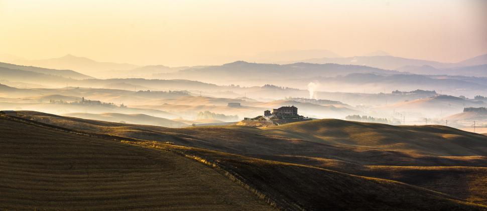 Free Image of A house on a hill 