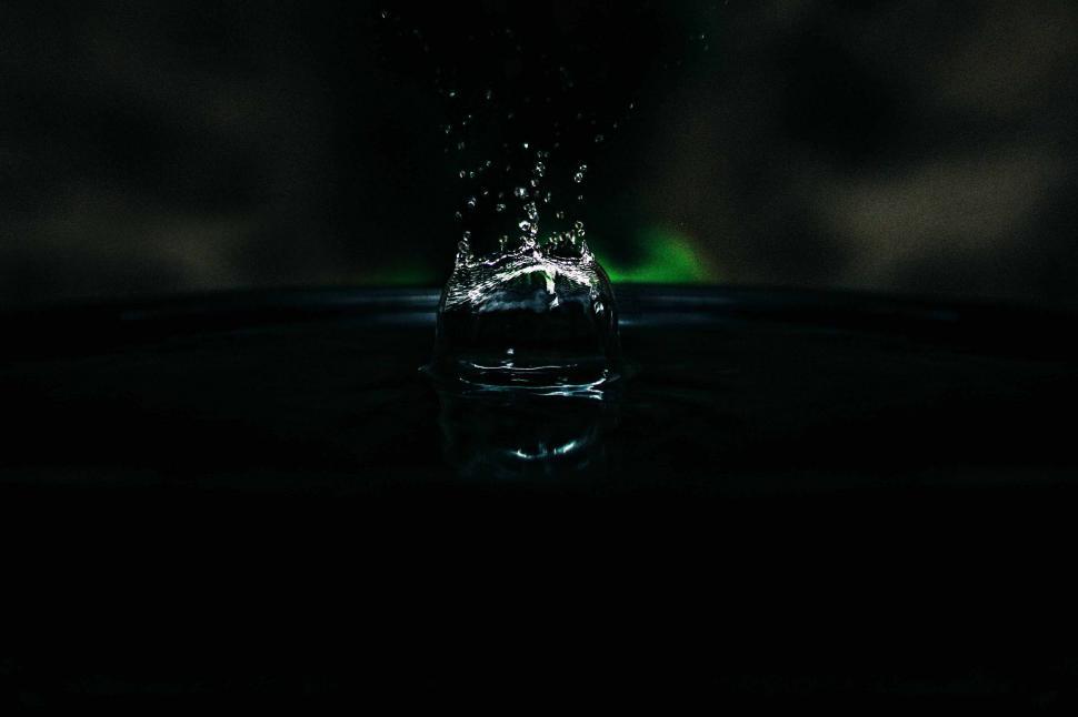 Free Image of A close up of a drop of water 