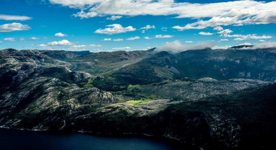 Free Image of Majestic mountain landscape with lake 