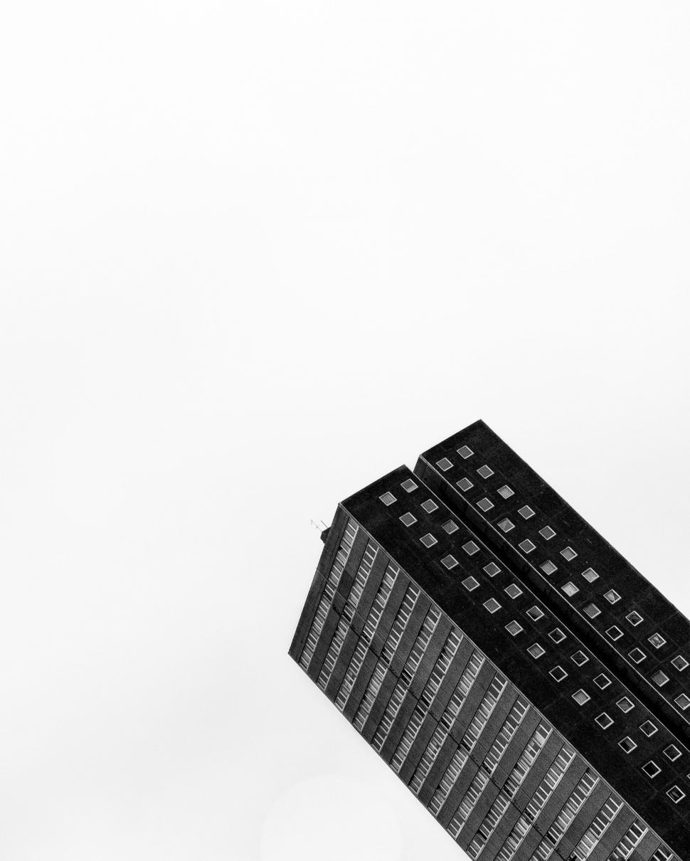 Free Image of Monochrome image of skyscraper against sky 