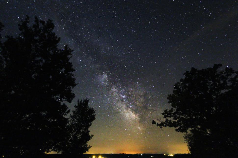 Free Image of Night sky peppered with dazzling stars 