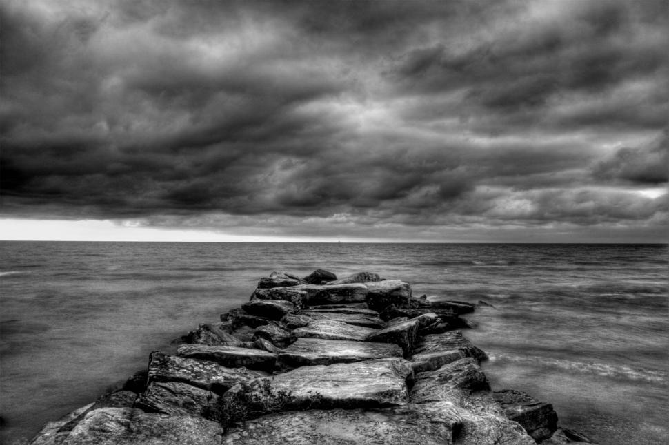 Free Image of Approaching thundershowers 
